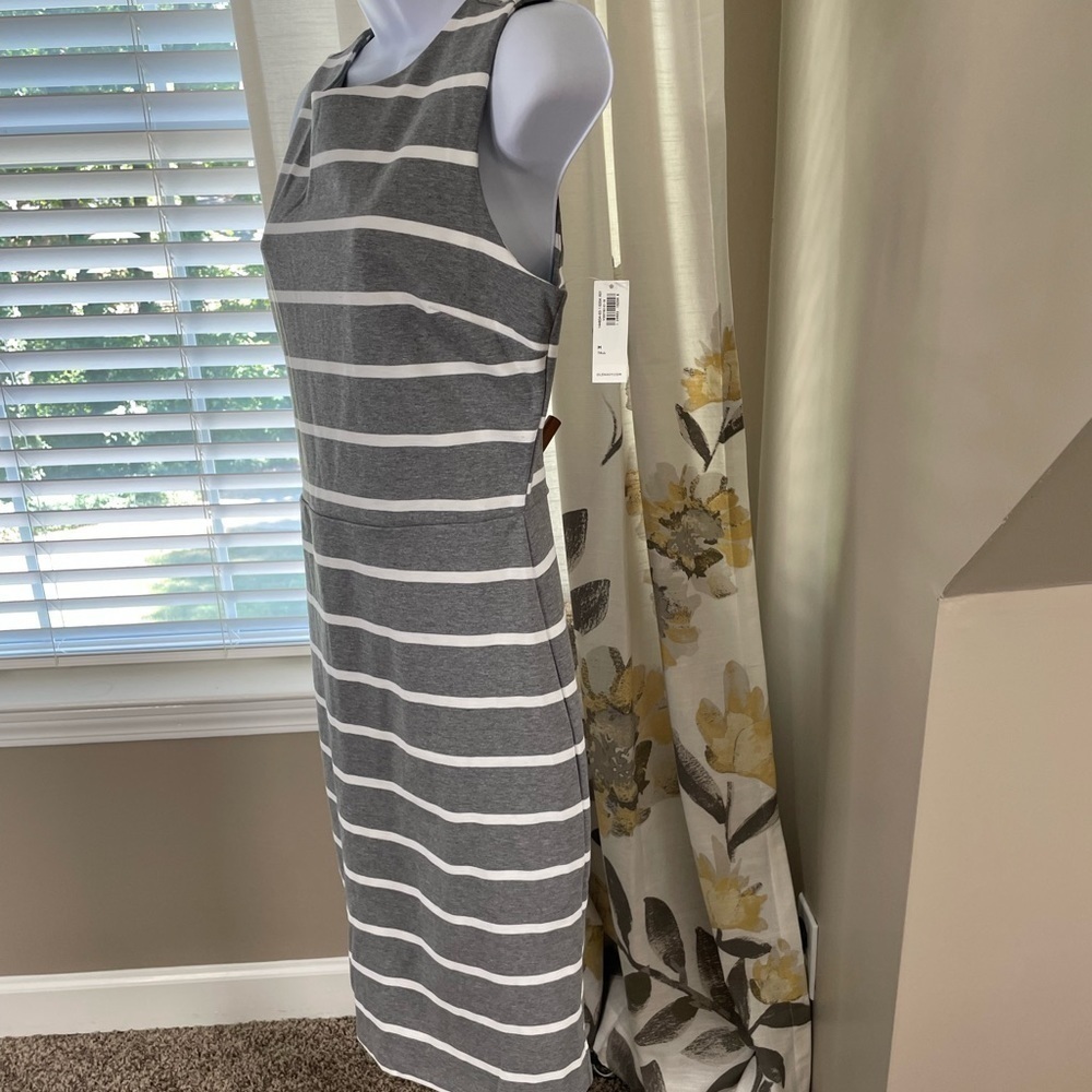 NWT Old Navy Grey and White Striped Dress Size Medium Tall - Picture 2 of 4